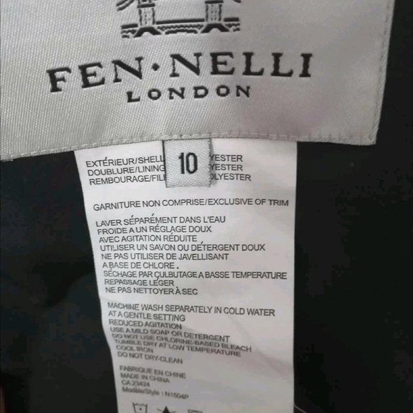 Chic Black Women's Quilted Puffer Jacket with Sca - Picture 5 of 5